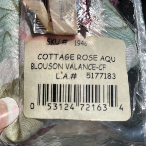 Vintage Laura Ashley Blouson Valance Cottage Rose Flowers Cottagecore 86" x 15" - Picture 7 of 8